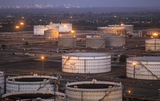 Санкції б'ють по "Роснефти": найбільший банк Індії відмовився від роботи з її активами