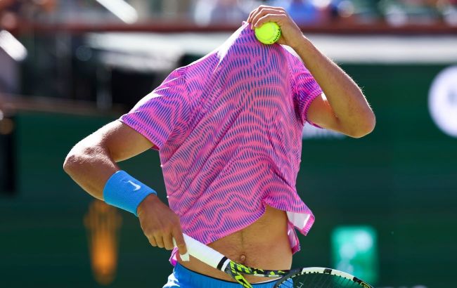 Смертоносне нашестя. Бджоли атакували другу ракетку світу та зірвали тенісний матч