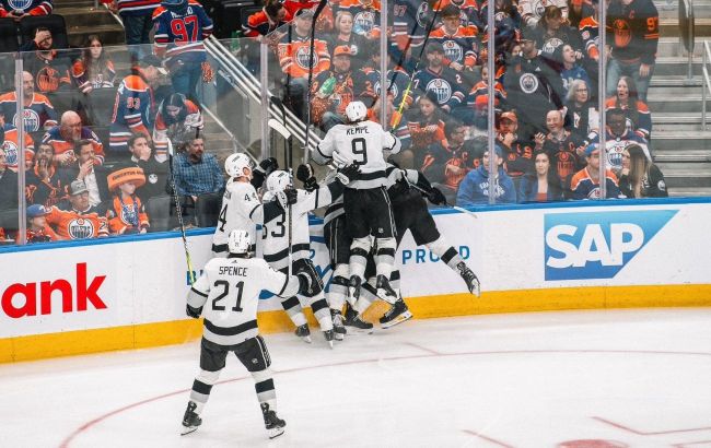 "Лос-Анджелес" победил в драме, "Вегас" снова обыграл "Даллас": видео всех шайб вечера НХЛ