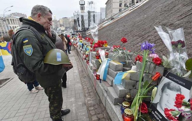 Новини України за 19-21 лютого: траур по Небесній сотні і боротьба за коаліцію