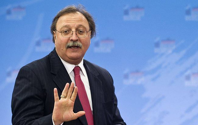 Опозиція в Грузії розпочала пікетування парламенту