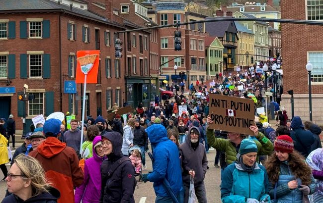 У США масові протести через мита Трампа, на вулиці вийшли і в Європі