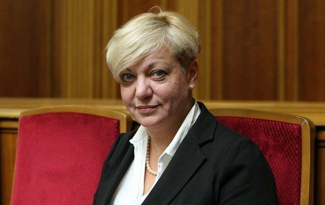 НБУ розраховує відмовитися від валютних обмежень до середини 2016 р