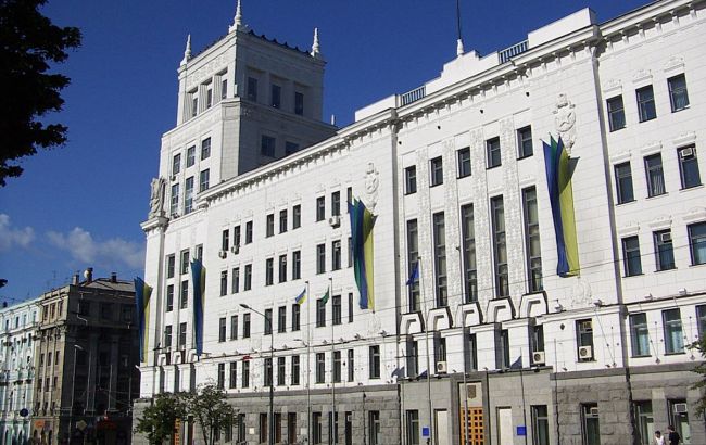 Депутатам Харьковского горсовета вручили повестки в военкомат прямо на сессии