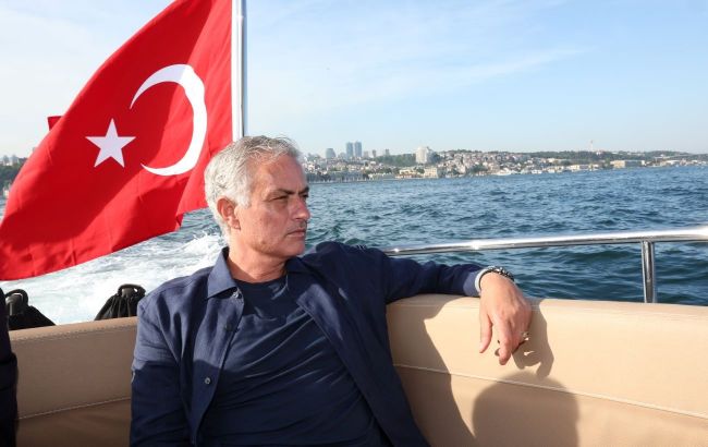 Моурінью офіційно відновив кар'єру тренера в екзотичному чемпіонаті