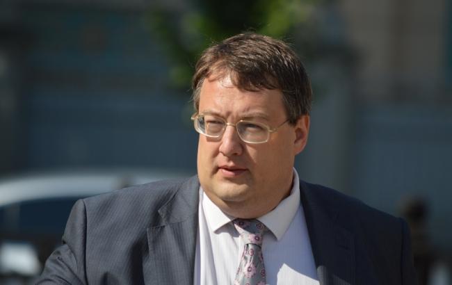 Советник главы МВД Геращенко задекларировал квартиры, машину и 460 тыс. гривен наличных