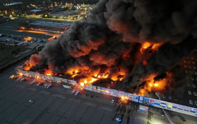 "Ми вас знайдемо": Польща підтвердила російський підпал ТЦ  "Маривільська" у Варшаві