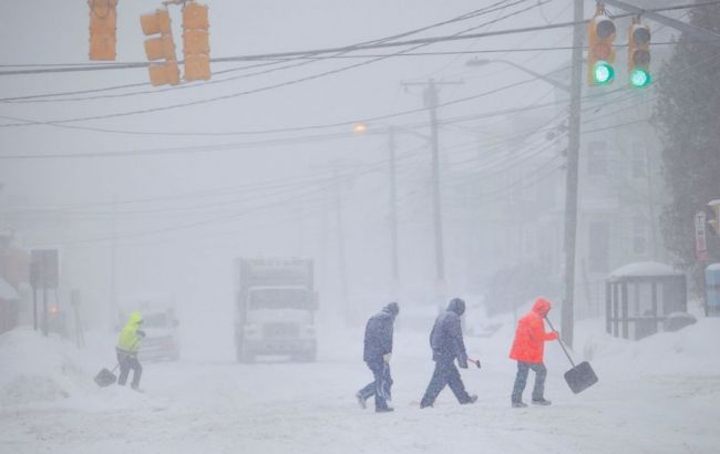 Снежная буря в США: погибли 10 человек, отменены около 7,6 тысяч авиарейсов