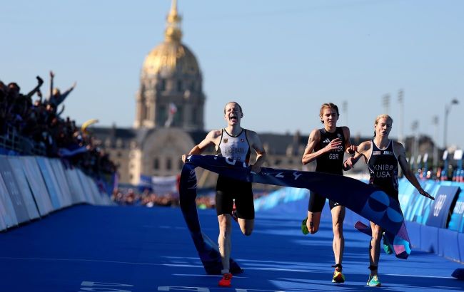 Збірна Німеччини з фотофінішем виграла командний триатлон на Олімпіаді-2024
