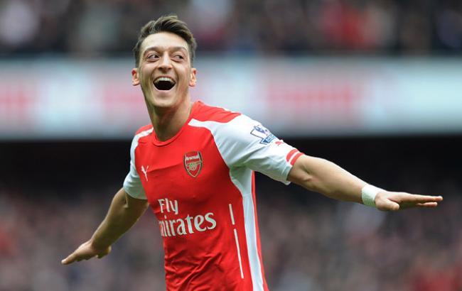 Озил попал в сферу интересов "Интера" и "Манчестер Юнайтед"