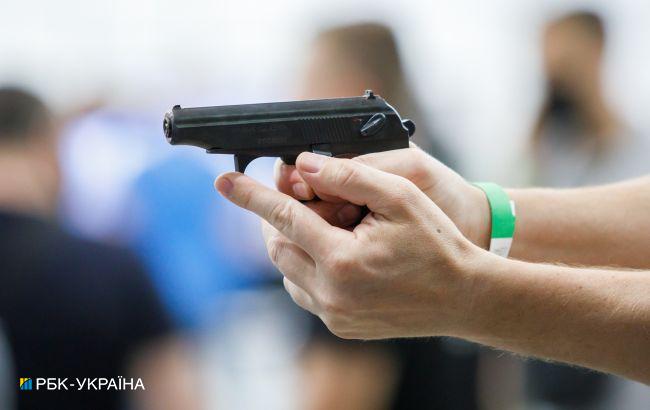 В Естонії запропонували позбавити росіян права володіти зброєю