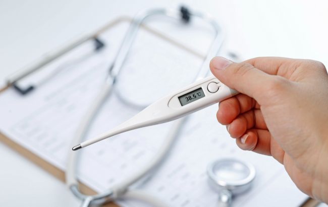 При якій температурі потрібно негайно викликати швидку: це важливо знати