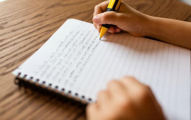 Создана программа, способная копировать почерк человека