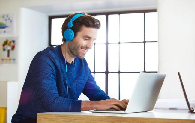 Amazon запатентовал технологию выключения наушников при произнесении имени пользователя