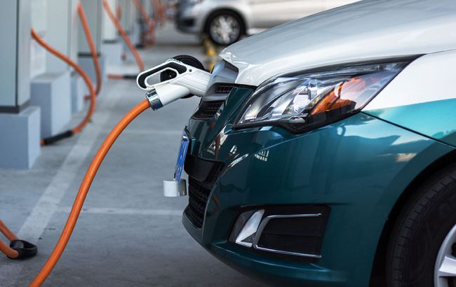 Рада намерена освободить от налогов ввоз электрокаров и комплектующих