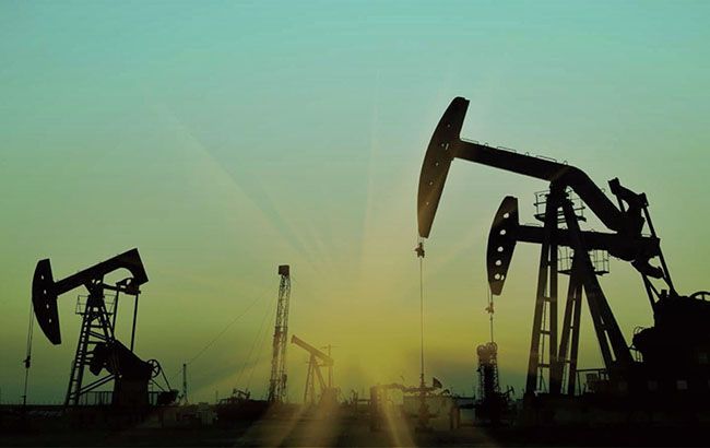 Цена нефти Brent поднялась выше 51 долларов за баррель