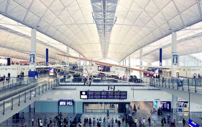 В Гонконгском аэропорту из-за протестов отменены более 100 рейсов