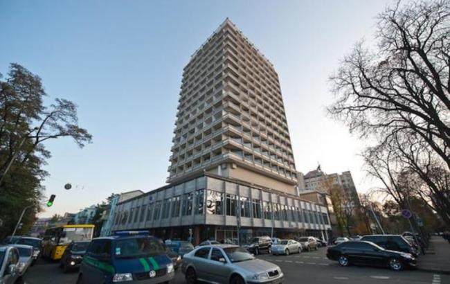 На Грушевского возле отеля "Киев" началась драка между митингующими и правоохранителями