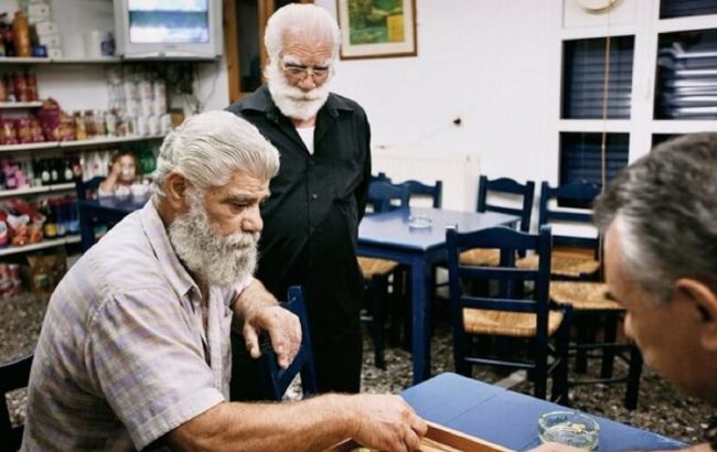 2 напої, які п'ють довгожителі грецького острова Ікарія: люди майже не хворіють