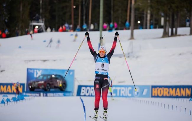Тандреволд триумфовала в биатлонном спринте в Германии