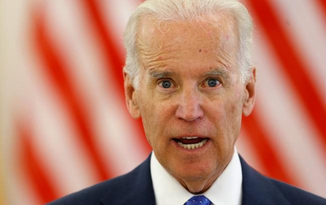 Байден осудил нападение на Яценюка в Раде