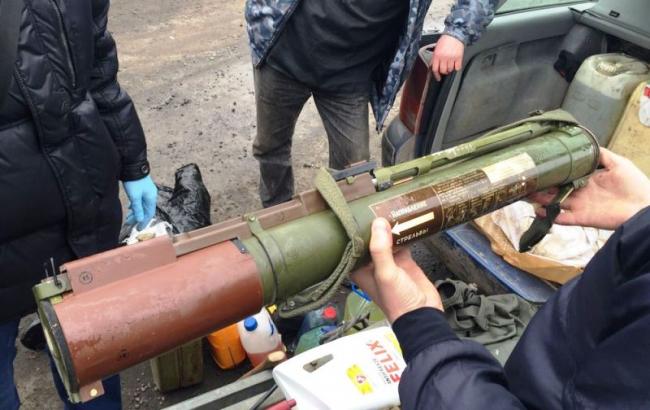 Військовий намагався вивезти із зони АТО зброю та вибухівку