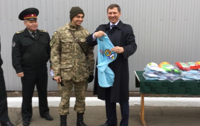 Шахов презентував курсантам КНУ ім. Шевченка спортивний інвентар і форму