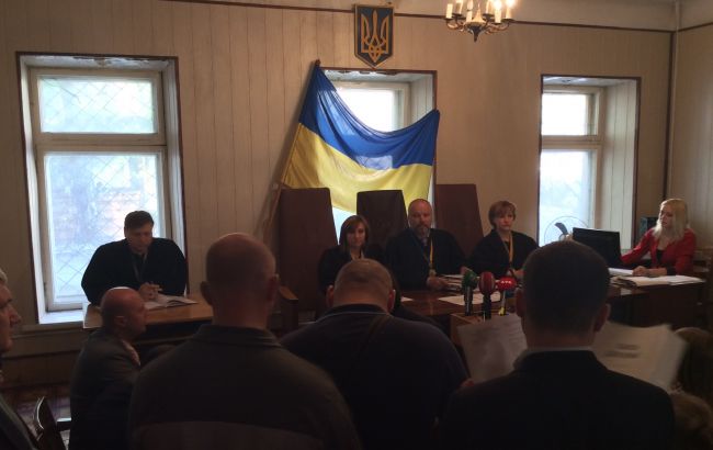 Суд продлил экс-беркутовцам Аброськину и Зинченко срок содержания под стражей до 26 июня