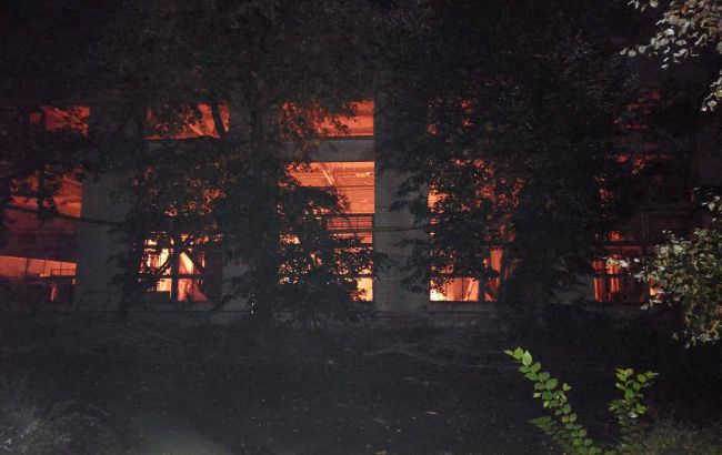 Россияне ночью ударили по Харькову из С-300. Горело предприятие