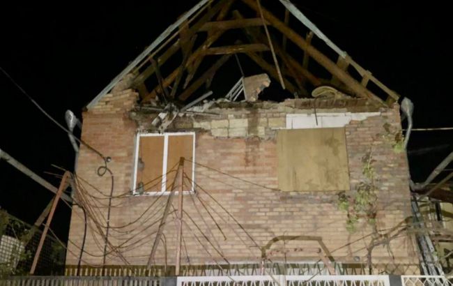 П&rsquo;ять ударів за ніч: окупанти "Градами" та артилерією накрили Нікопольський район