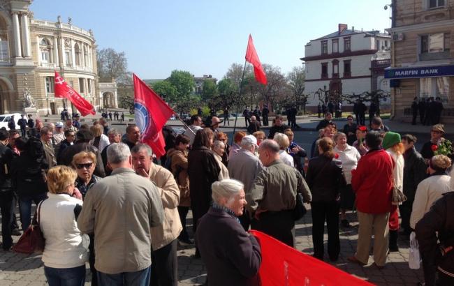 В Одессе 50 пенсионеров митинговали против повышения цен