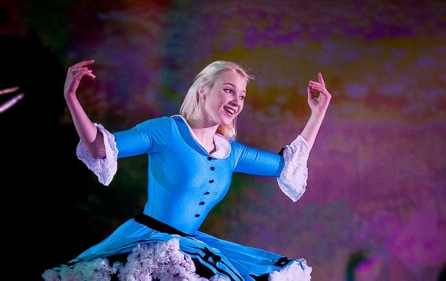 Топ-5 причин відвідати дитяче шоу "Аліса в Задзеркаллі на льоду"