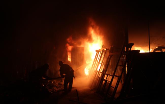 В Хмельницкой области горел завод по изготовлению полиэтиленовых изделий