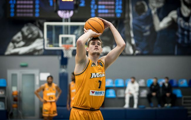 Аутсайдер Суперліги переуклав контракти з п'ятіркою баскетболістів