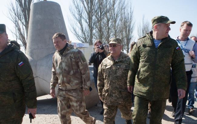 Сотрудники СЦКК начали работу в донецком аэропорту и Широкино