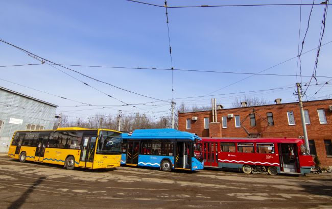 В Днепре забрендировали весь общественный транспорт в одном стиле