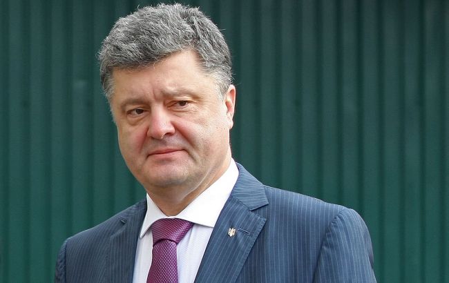 Порошенко призвал признать АР Крым национально-территориальным образованием
