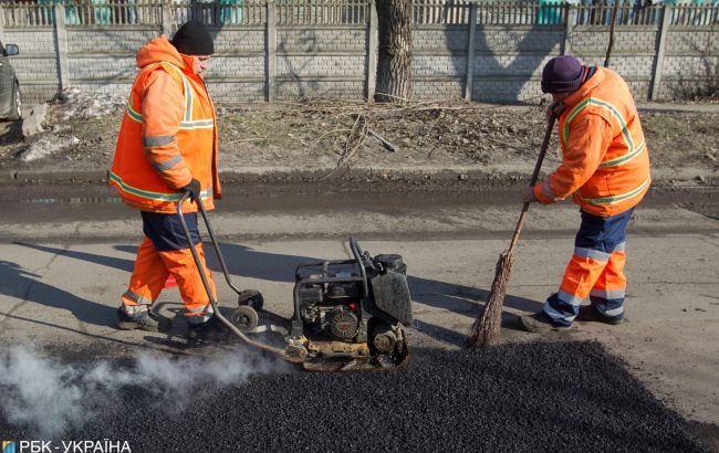 В Киеве закрывают на ремонт пешеходный мост