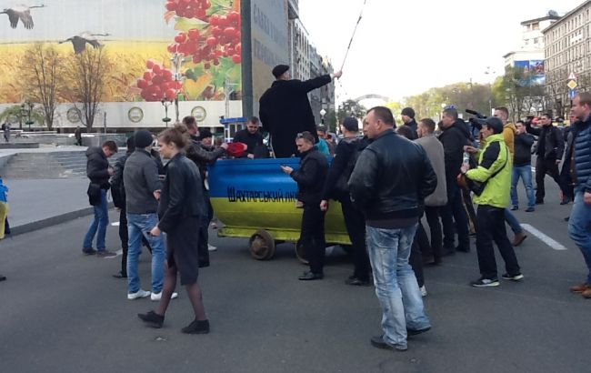 Движение транспорта возле Минэнерго восстановлено, - МВД