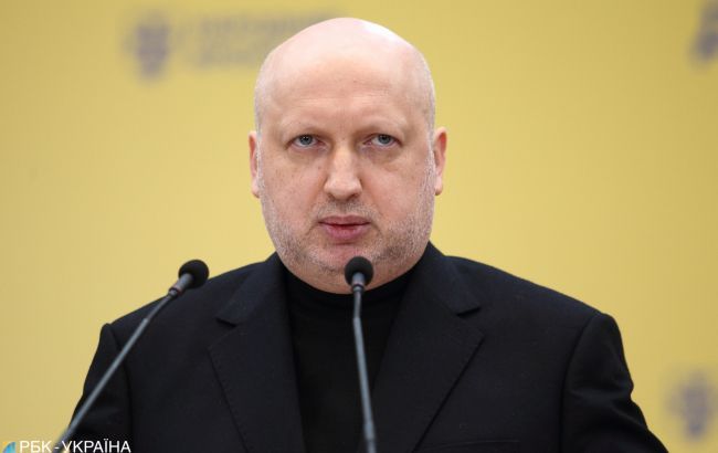 Порошенко уволил Турчинова