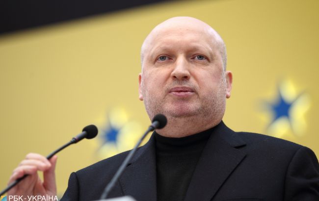 Турчинов заявил, что приоритет Порошенко - сопротивление российской агрессии