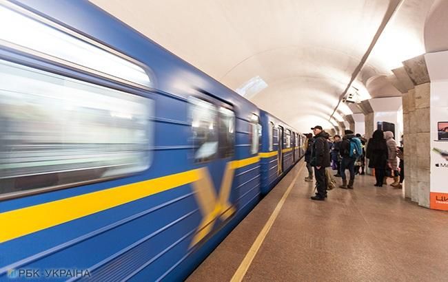 У Києві відновився рух на червоній гілці метро після збою