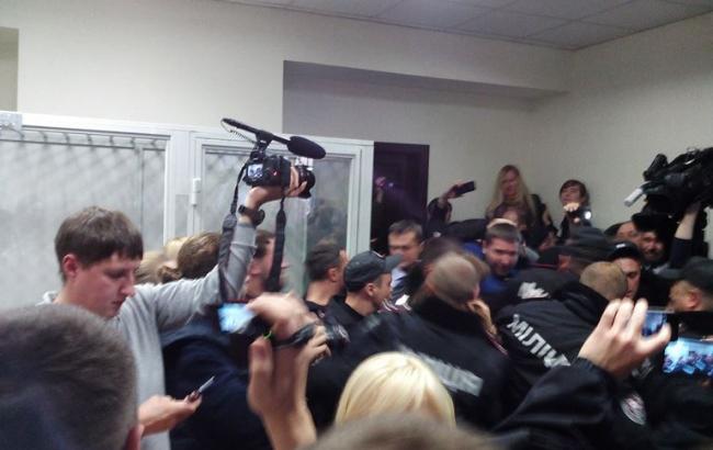 Милиция устанавливает причины потасовки на суде по Корбану