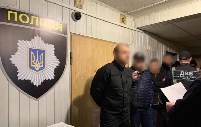 В Никополе полицейский требовал взятку за не открытие уголовного дела