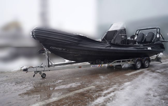 Ахметов передав ЗСУ 10 швидкісних катерів на 53 млн гривень