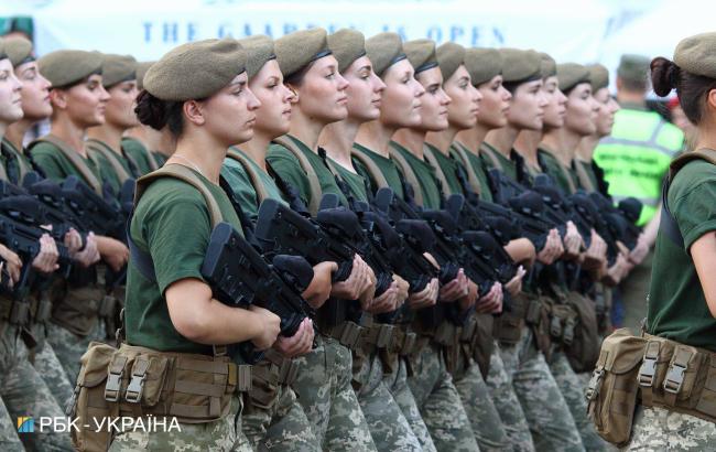 Вступил в силу закон о равных правах мужчин и женщин в армии