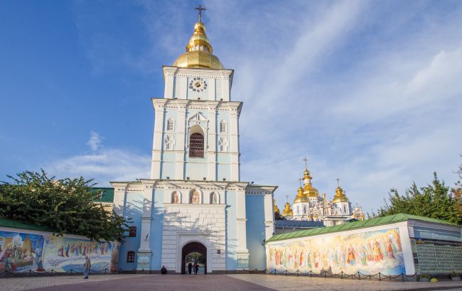 Филарет через суд хочет оставить себе Михайловский монастырь