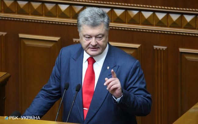 Порошенко: нет никаких оснований подвергать ревизии языковой закон