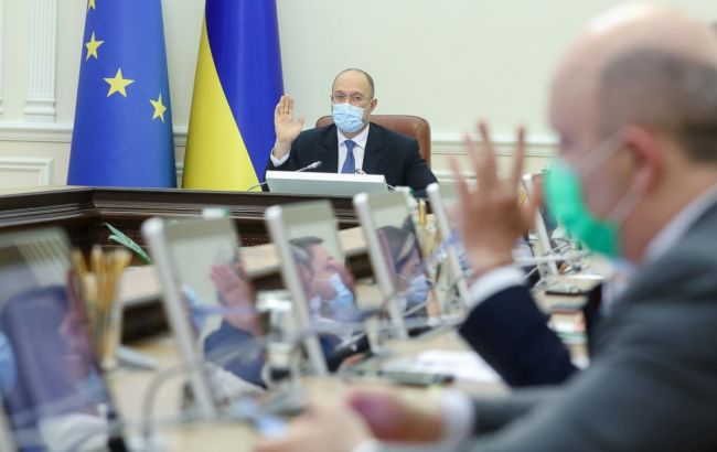 Субсидии урежут: повышенные соцнормативы оставили только для "красных" зон