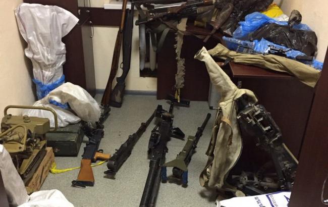 СБУ изъяла арсенал оружия под Киевом